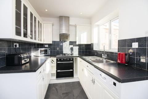 2 bedroom semi-detached house for sale - Craiglee Drive, Cardiff