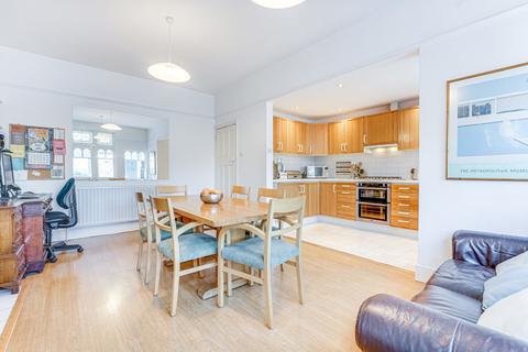 5 Clifton Road, London, N22 7XN