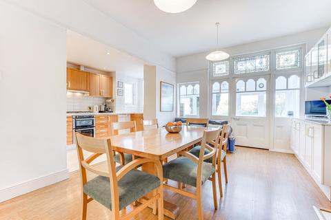 5 Clifton Road, London, N22 7XN