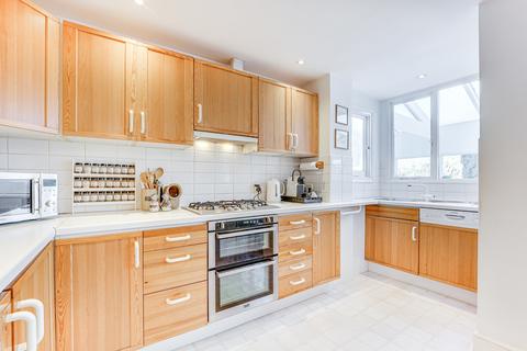 5 Clifton Road, London, N22 7XN