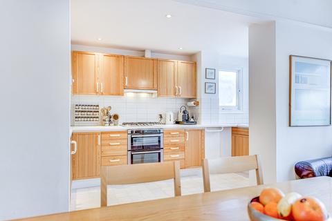 5 Clifton Road, London, N22 7XN