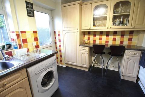 4 Alderton Drive, Wolverhampton, WV3 7JZ
