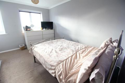 4 Alderton Drive, Wolverhampton, WV3 7JZ