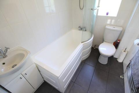 4 Alderton Drive, Wolverhampton, WV3 7JZ