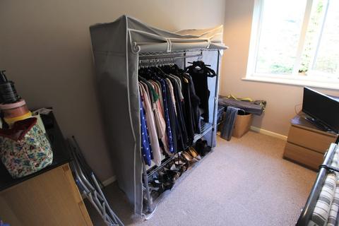 4 Alderton Drive, Wolverhampton, WV3 7JZ