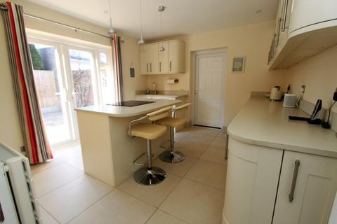 4 bedroom property for sale - Montague Close, Shoreham-By-Sea