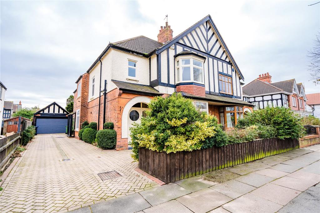 Weelsby Road, Grimsby, DN32 4 bed semidetached house £285,000