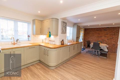 4 bedroom semi-detached house for sale - Radcliffe Road, Drayton, Norwich
