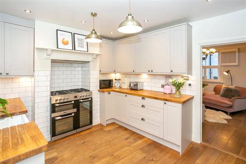 3 bedroom end of terrace house for sale - Terrace Gardens, Watford, Hertfordshire, WD17