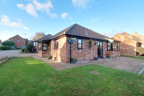 2 bedroom detached bungalow for sale - The Grove, Barrow-Upon-Humber