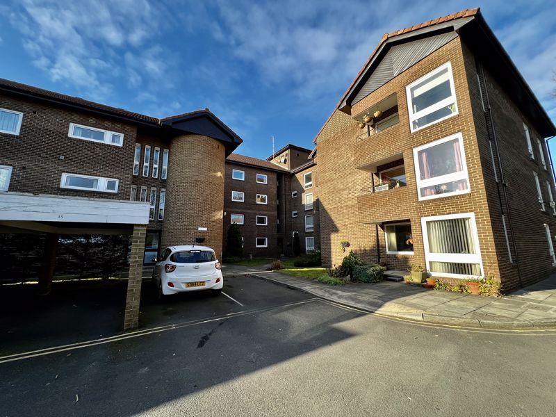 Norwood Court, Thornhill Road, Benton 2 bed apartment £190,000