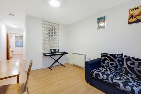 undefined, Station Road West, Canterbury