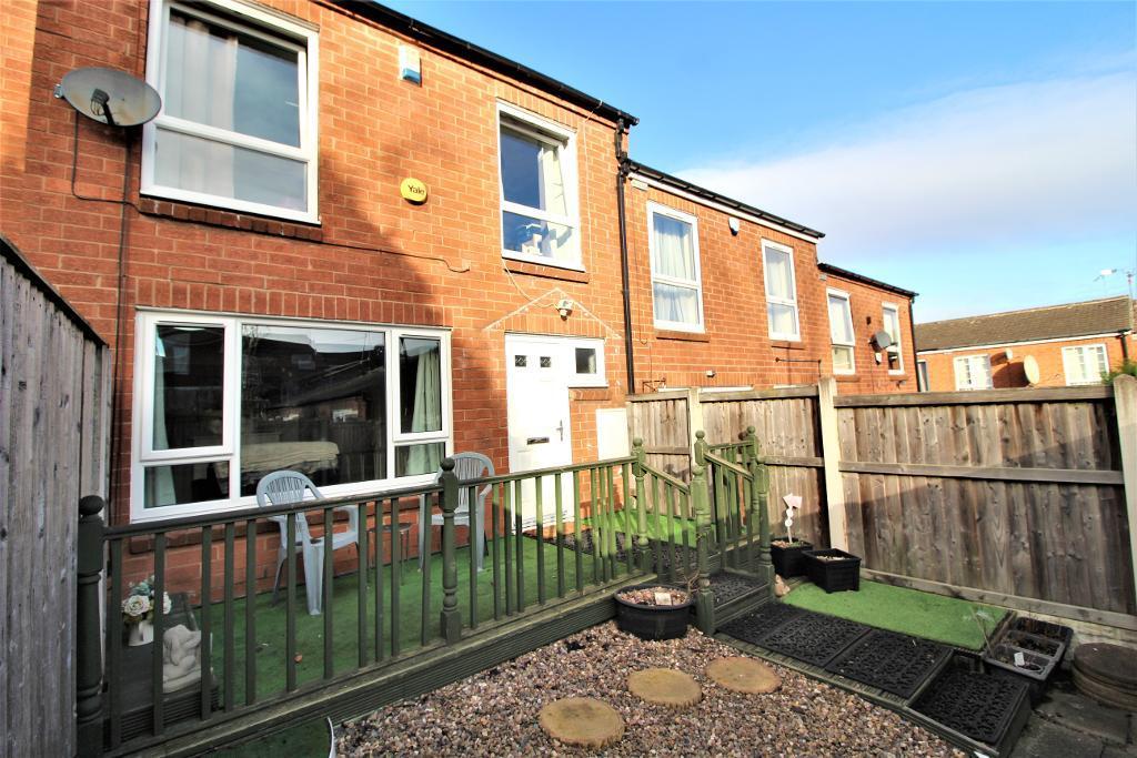 Ashberry Gardens, Upperthorpe, Sheffield, S6 3GX 3 bed terraced house