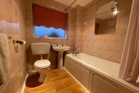 15 Burghley Drive, West Bromwich, B71 3LX