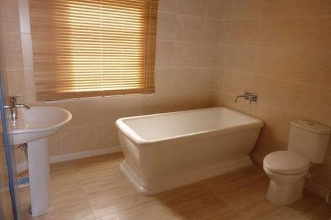 2 bedroom terraced house to rent - The Grove, Southend-On-Sea