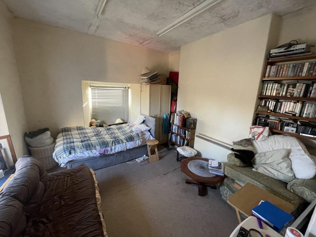 Lounge/Bedroom