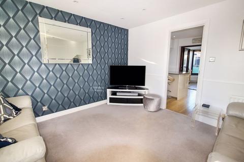 10 Cornwallis Close, Caterham, CR3 5BX