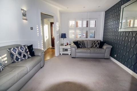 10 Cornwallis Close, Caterham, CR3 5BX