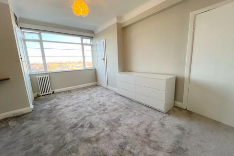 Studio to rent, Du Cane Court Balham High Road Balham SW17 7JR