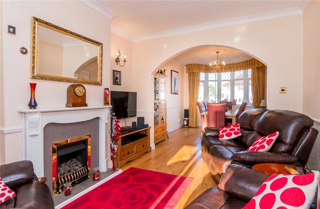 Green Lane, Claregate, Wolverhampton, West Midlands, WV6 3 bed semi