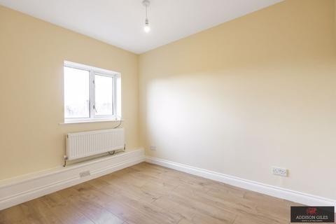 40 Bryant Avenue, Slough, SL2 1LG