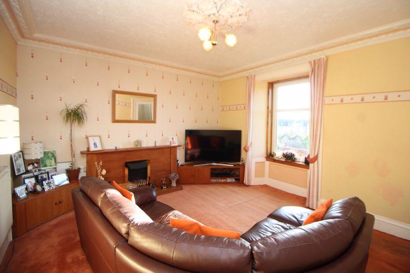 Loughborough Road, Kirkcaldy 3 bed flat £95,000