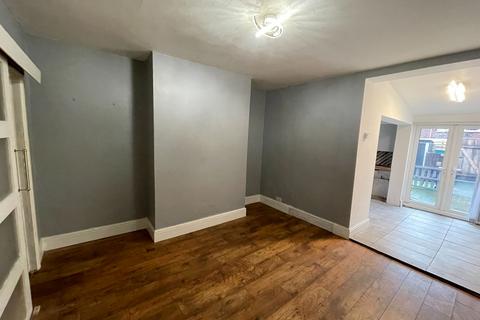 2 bedroom terraced house to rent, Wrightson Avenue, Warmsworth