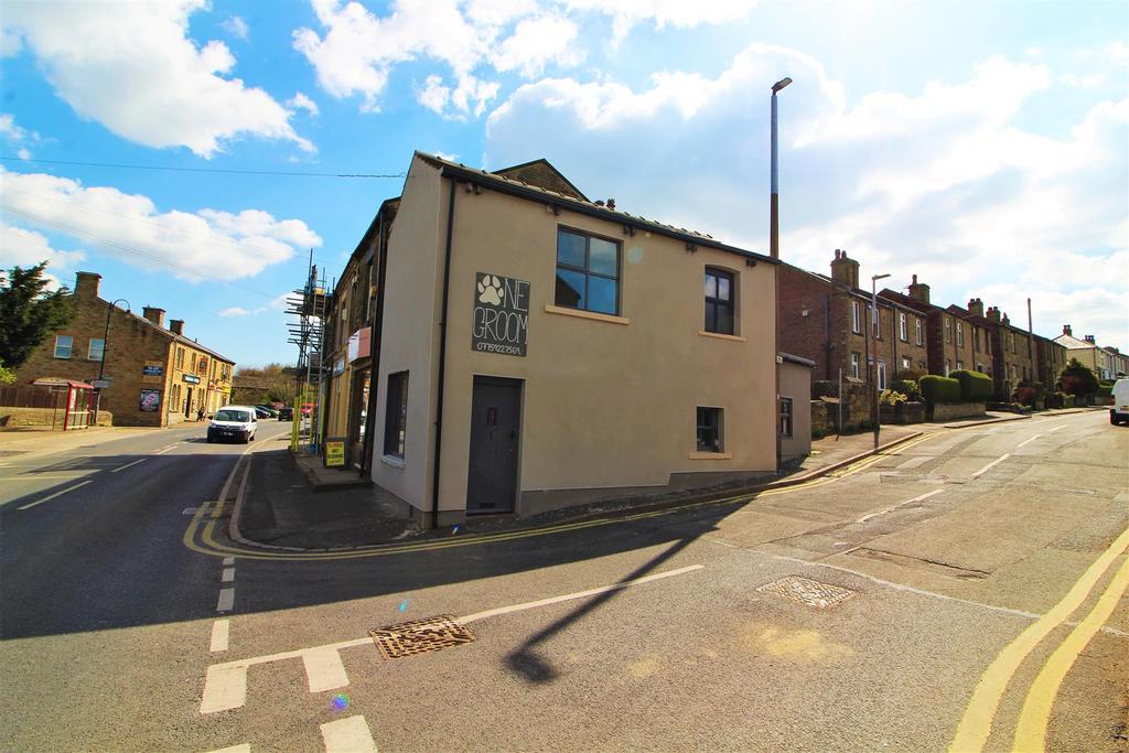 Smithy Lane, Skelmanthorpe... Retail property (high street) £650 pcm