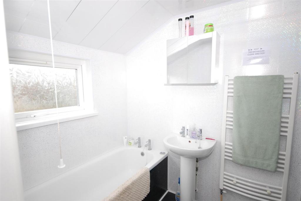 Ernest Road, Portsmouth 4 bed house share £375 pcm (£87 pw)