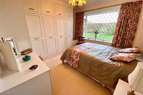 10 Hayson Close, Dewsbury, WF12 7LY