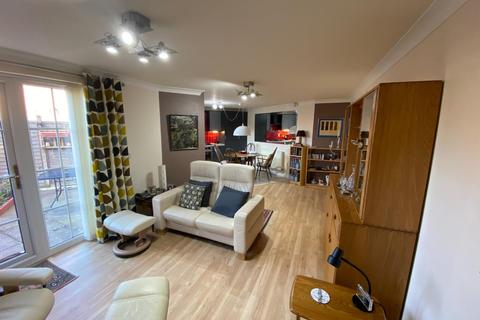 2 bedroom maisonette for sale - Brigadier Close, Wootton, Northampton, NN4
