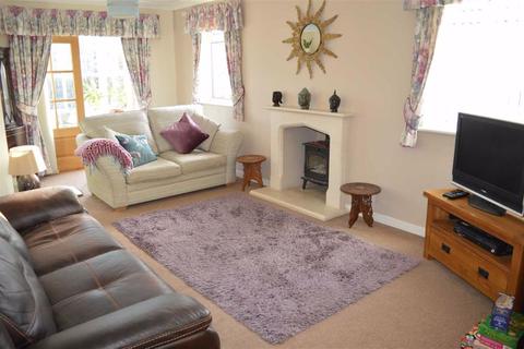 3 bedroom detached bungalow for sale - Foxcroft Drive, Wimborne, Dorset