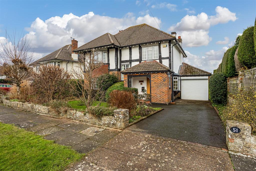 Yewlands Close, Banstead 4 bed detached house £1,000,000