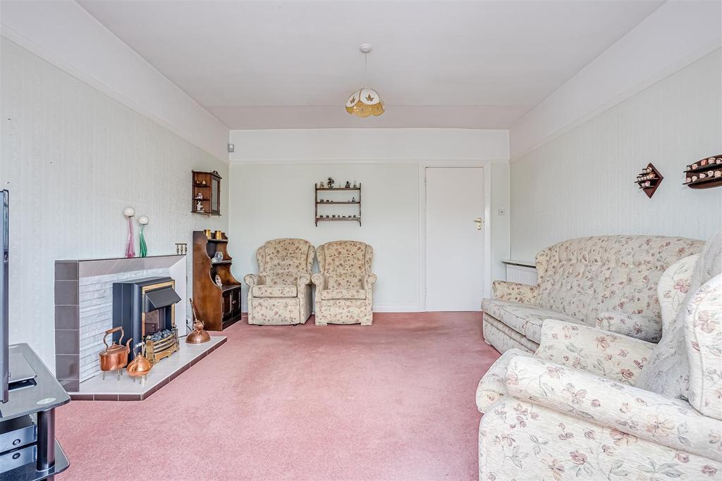 Yewlands Close, Banstead 4 bed detached house £1,000,000