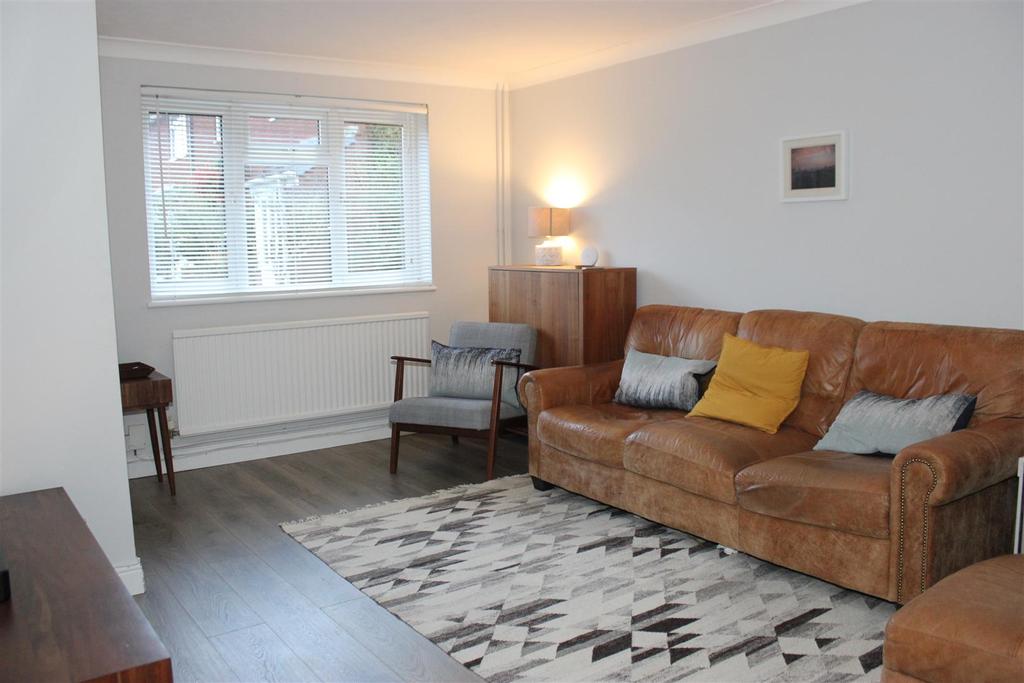 Comet Way, Mudeford, Christchurch 3 bed end of terrace house £319,950