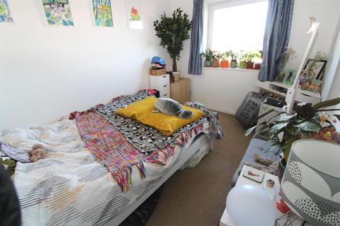 2 bedroom apartment to rent - Meadow Way, Caversham, Reading
