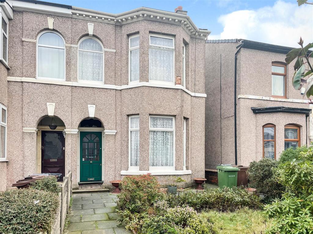 Windsor Road, Southport 3 bed house £200,000
