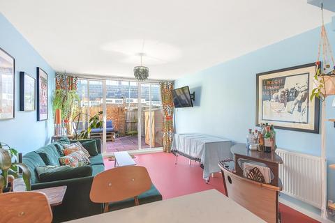 52 Ramilles Close, London, SW2 5DG