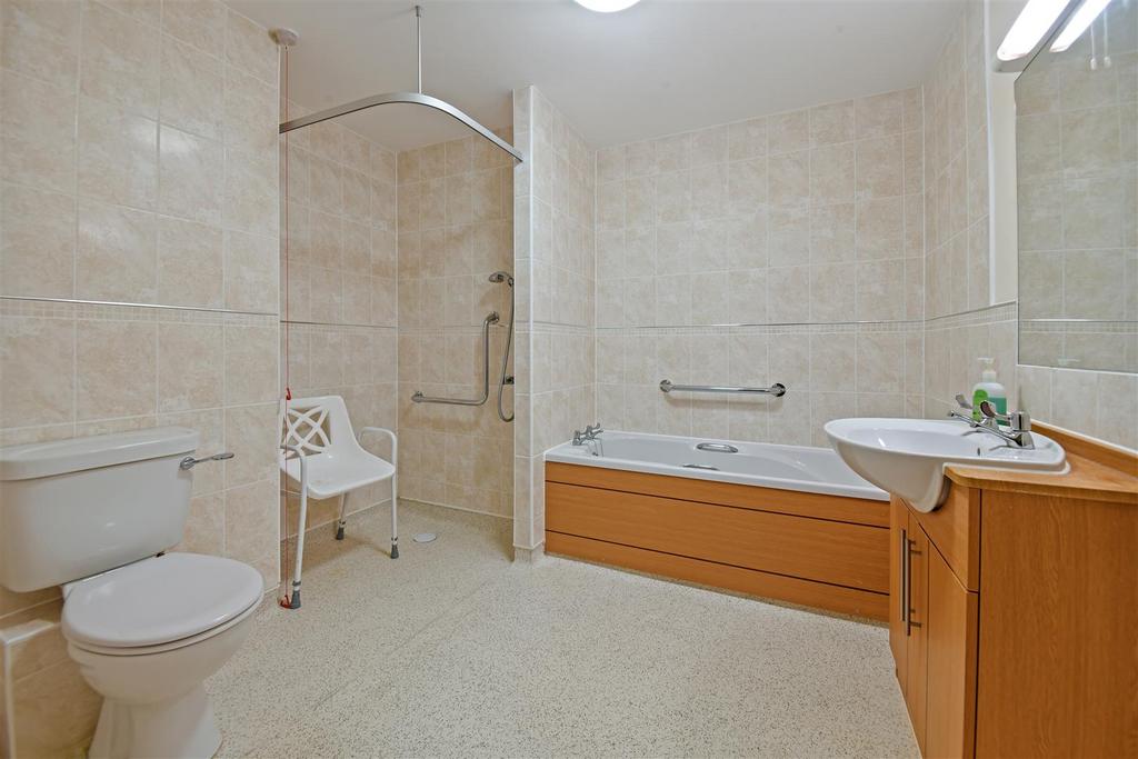 Bathroom.jpg