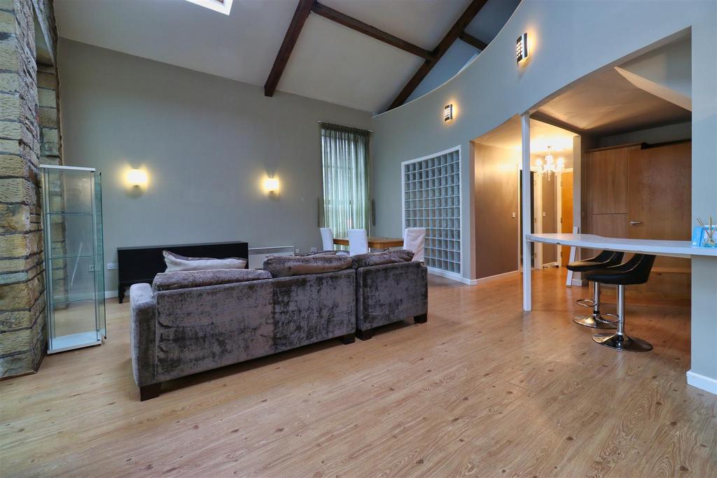 Lounge 7.jpg