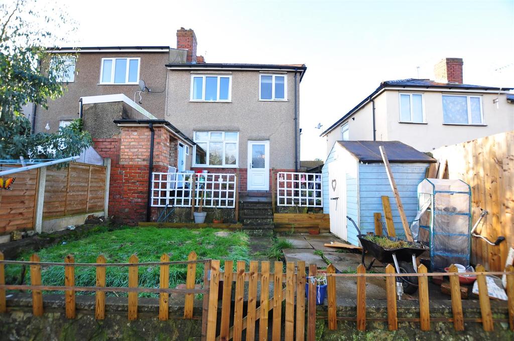 Beecher Road, Halesowen 3 bed semidetached house £235,000