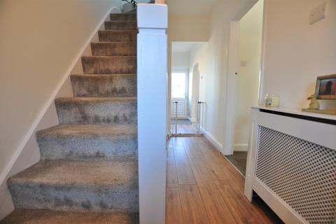 25 Beecher Road, Halesowen, B63 2DW