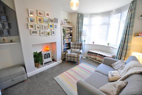 25 Beecher Road, Halesowen, B63 2DW
