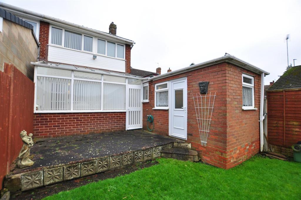 Feldon Lane, Halesowen 3 bed semidetached house for sale £245,000