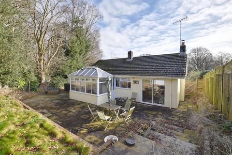 1 Chestnut Close, Tenterden, TN30 7AS