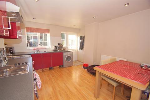 2 bedroom terraced house to rent, Spring Gardens, Harewood, Leeds