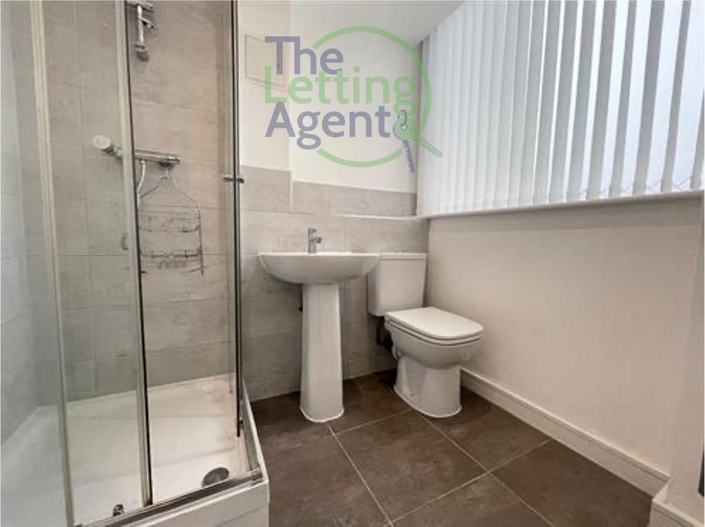 En-suite Shower