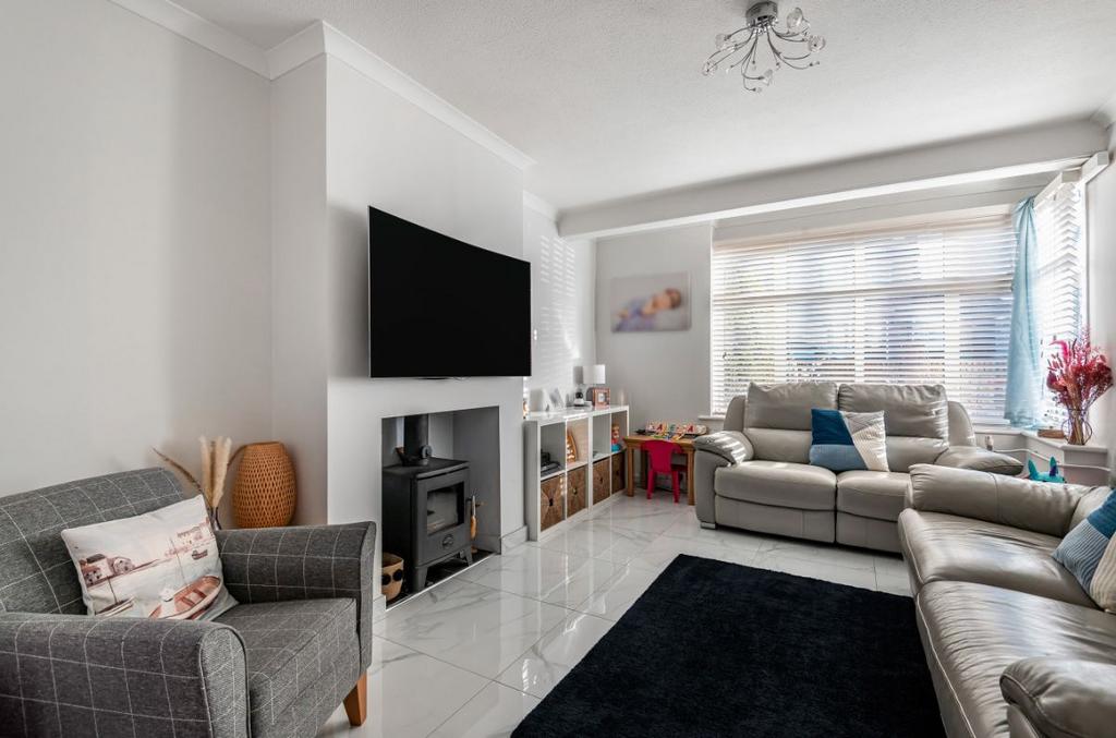 Deacon Avenue, Kempston, Bedford 3 bed semidetached house for sale £