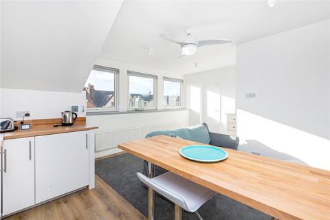 1 bedroom penthouse for sale, Huron Road, London, SW17