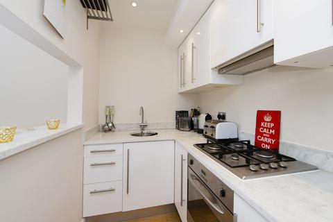 1 bedroom apartment to rent - Cornwall Crescent, London, UK, W11